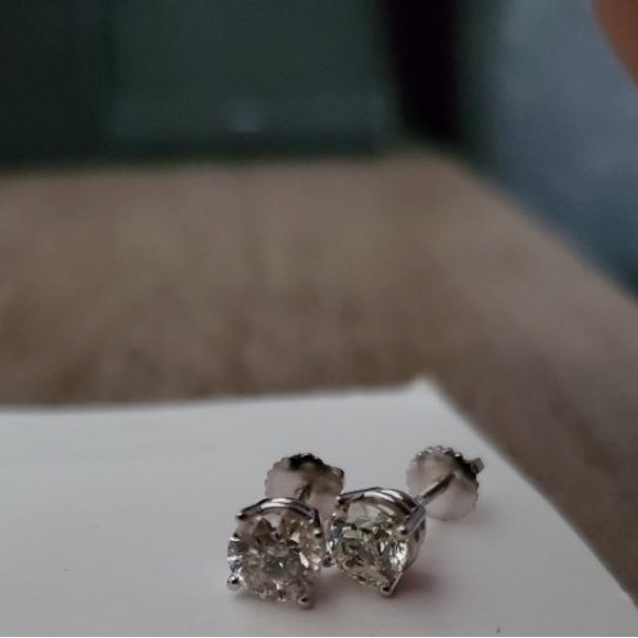 1.50 cttw 14k white gold NATURAL diamond round brilliant solitaire earrings - Picture 2 of 5
